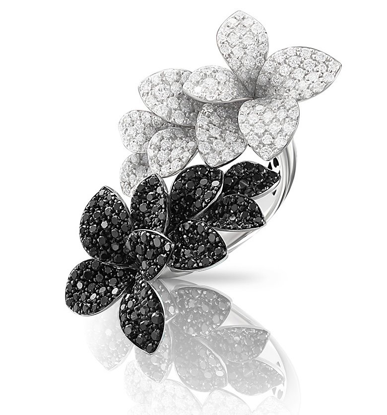 Ring from the collection of Stelle in Fiore by Pasquale Bruni