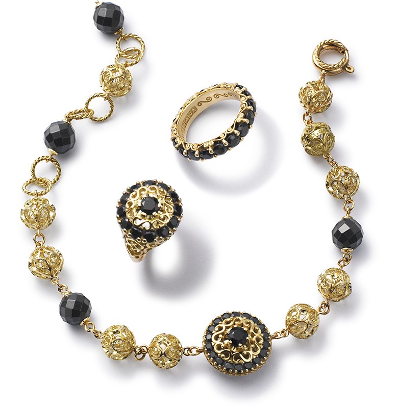 Колье-сотуар, кольца, украшенные черными сицилийскими сапфирами из линии Sicily коллекции Dolce & Gabbana Fine Jewellery
