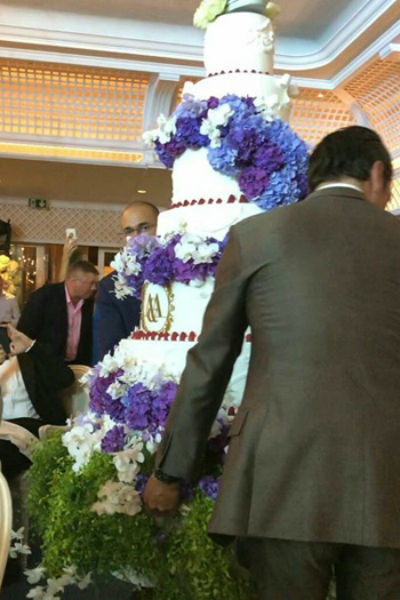 Guests were impressed by a chic cake