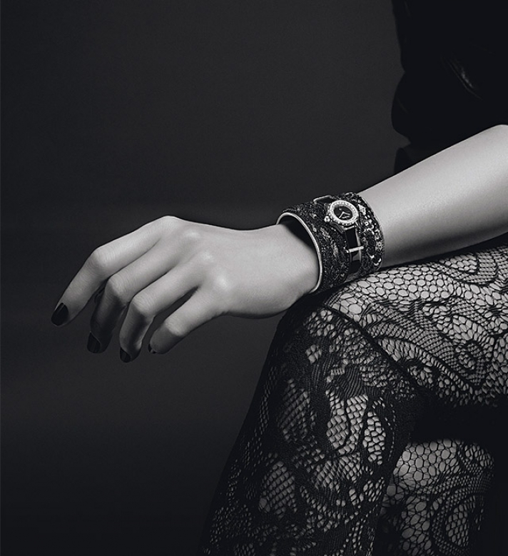 Chanel J12-XS: The new covetable miniature timepiece collection to have